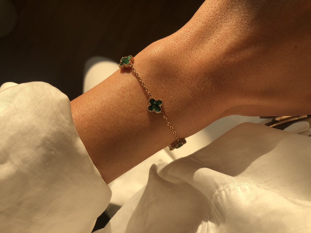 Çelik yeşil taşlı minimal yonca bileklik