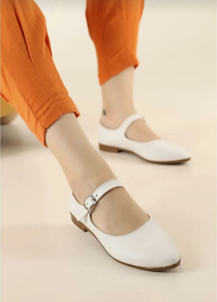 Beyaz Balerin Model Bağcıklı Babet Ayakkabı 