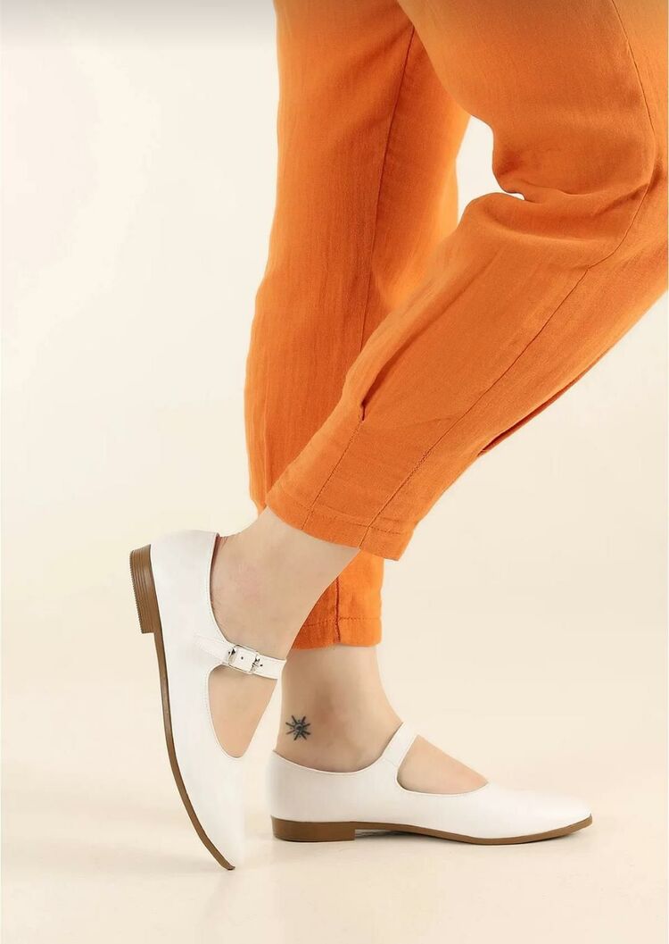 Beyaz Balerin Model Bağcıklı Babet Ayakkabı 