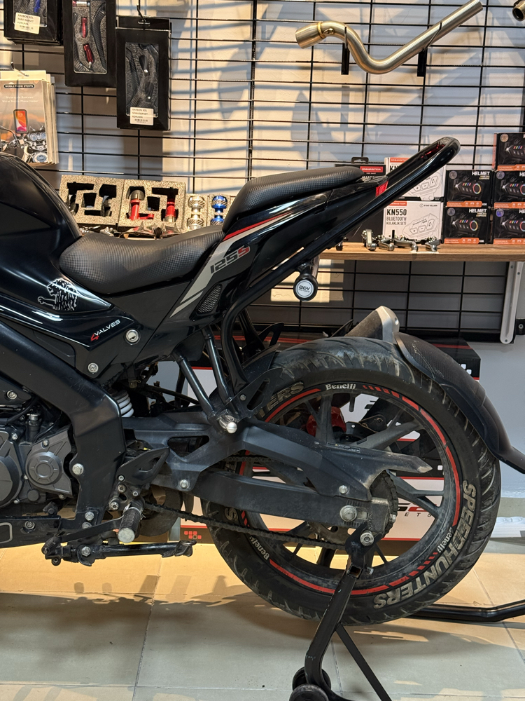 BENELLİ 125 S ARKA STUNT DEMİRİ SİYAH