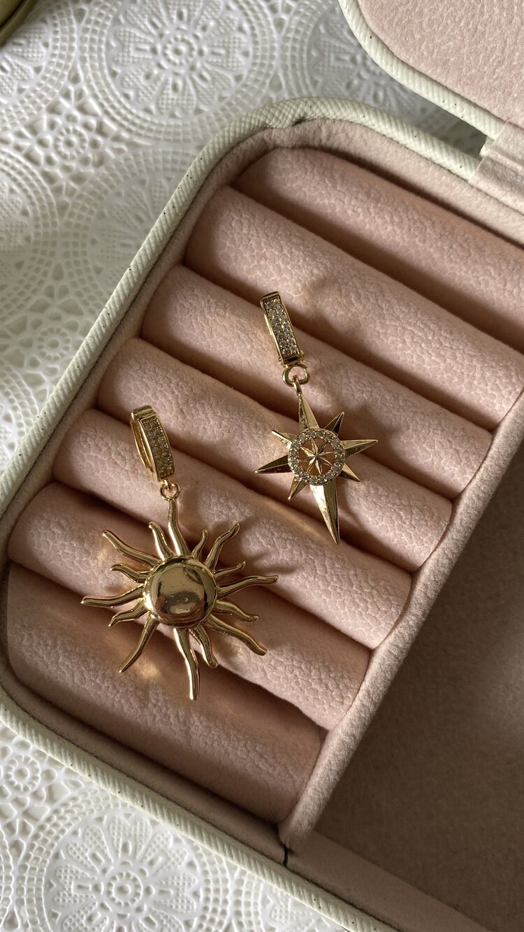 Güneş Model Ajda Charm 
