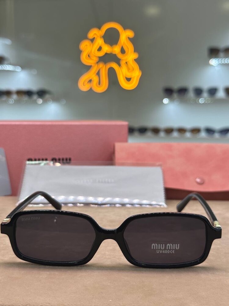 Miu Miu siyah gözlük