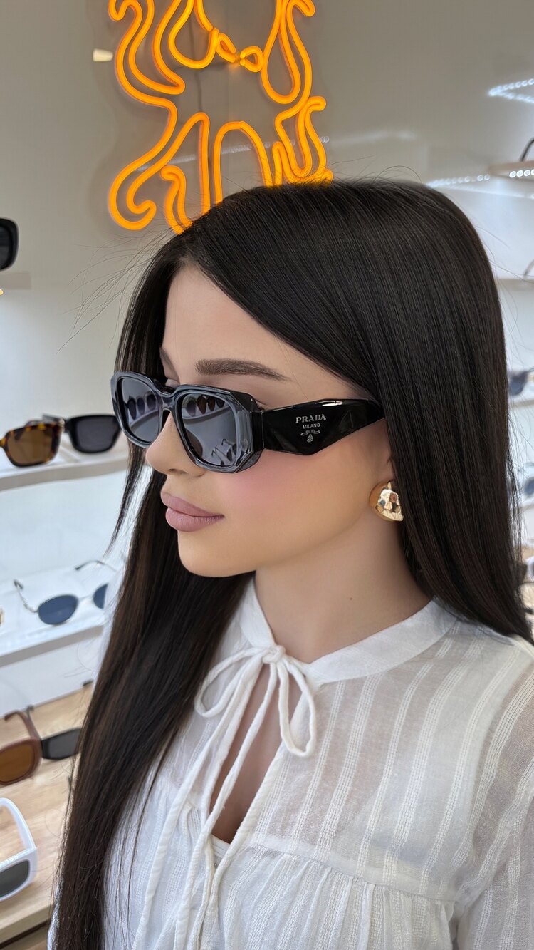 Prada satış rekortmeni gözlük