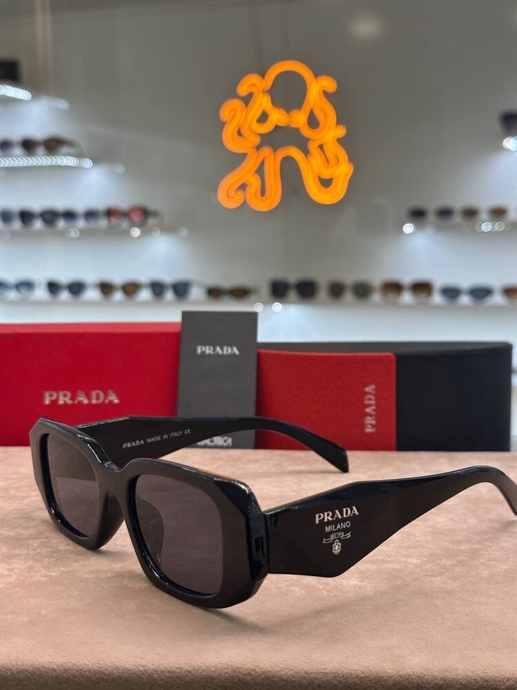 Prada satış rekortmeni gözlük