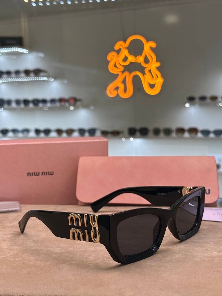 Siyah Miu Miu Gözlük