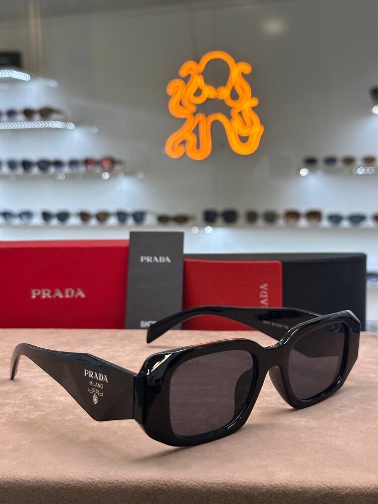 Prada satış rekortmeni gözlük