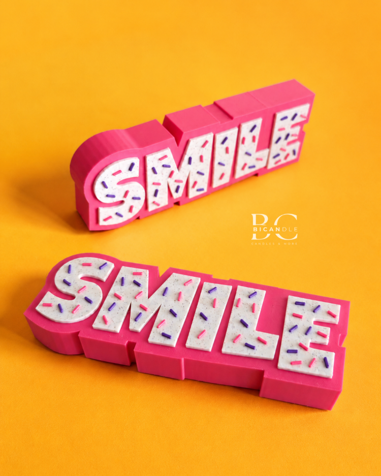 "SMILE" Yazı Dekoru