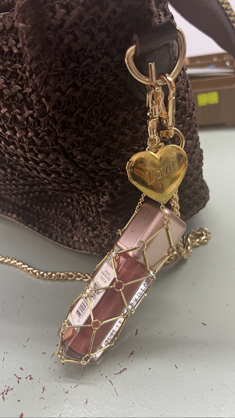 Lip gloss charm 