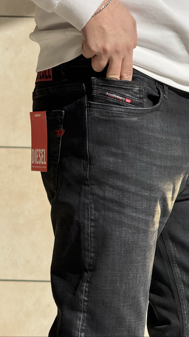 DIESEL BLACK PREMIUM JEANS 