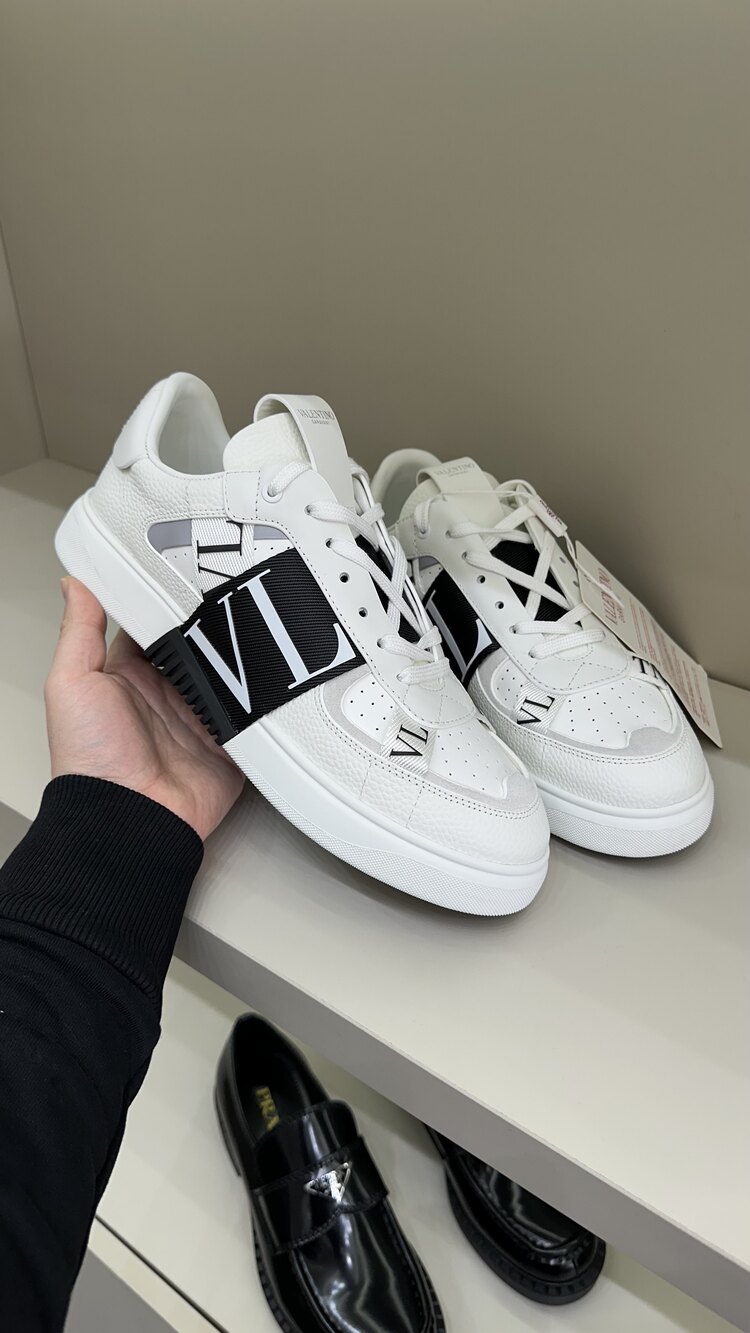 VALENTİNO