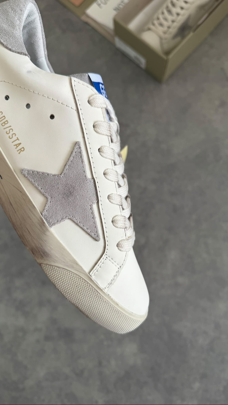 GOLDEN GOOSE