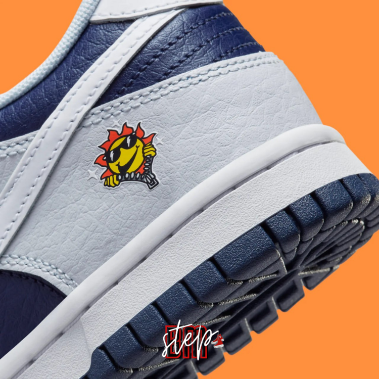 Nike Dunk Low UV Light