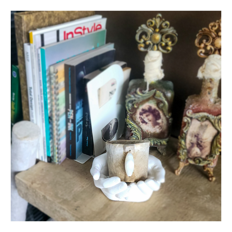 Papier Mache Beyaz Akik Konik Kap - Naturel ve Beyaz
