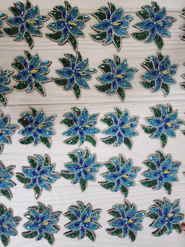 lotus broş 
