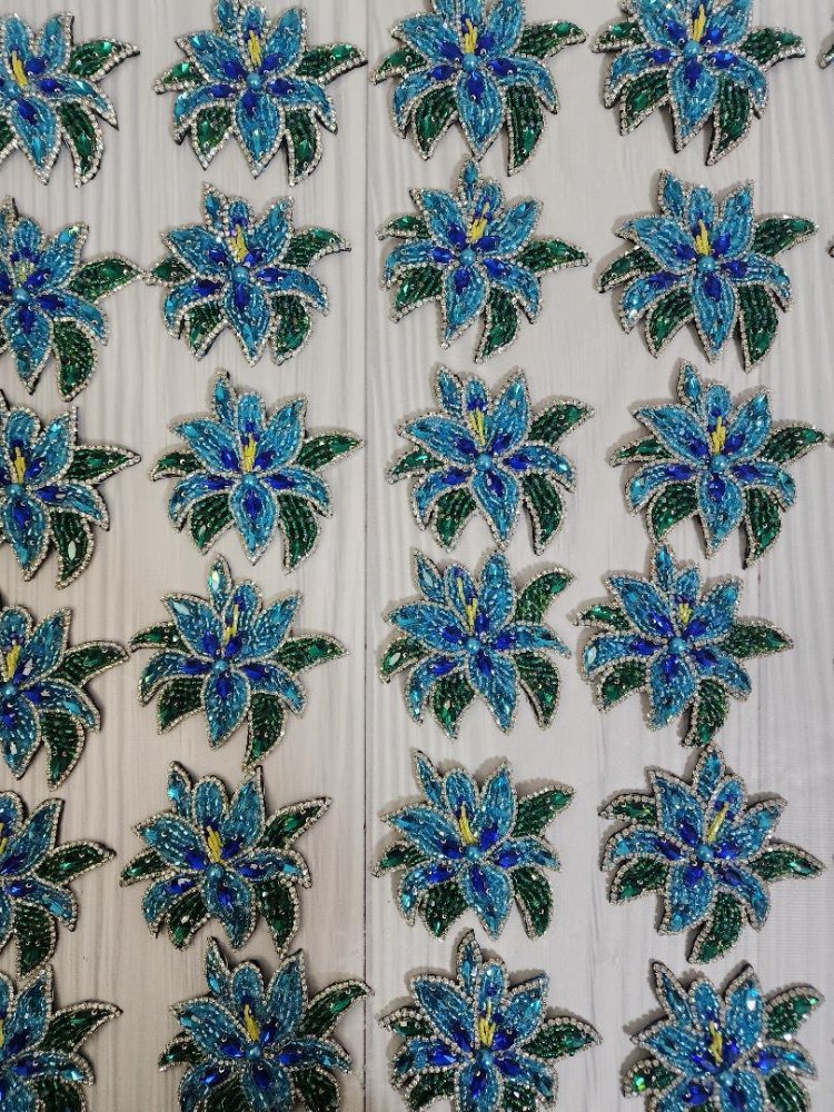 lotus broş 