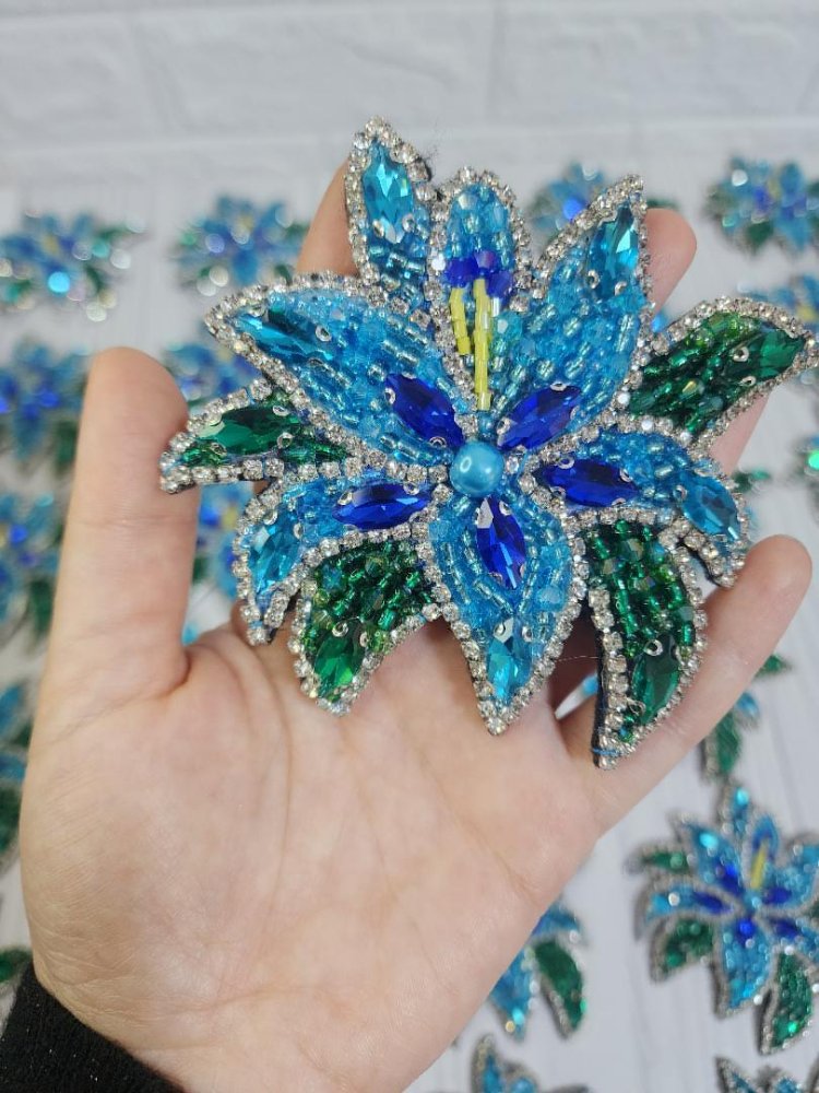 lotus broş 