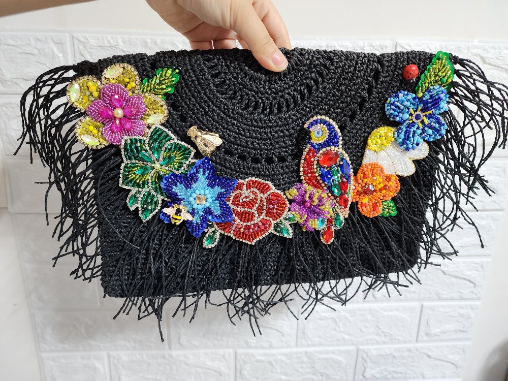 siyah işlemeli çanta ( Ön sipariş )