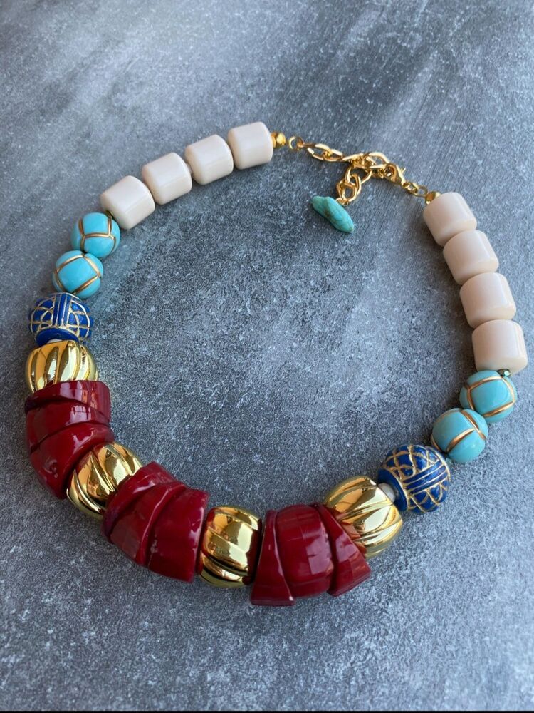 Carol and Traditional Blue Kolye 