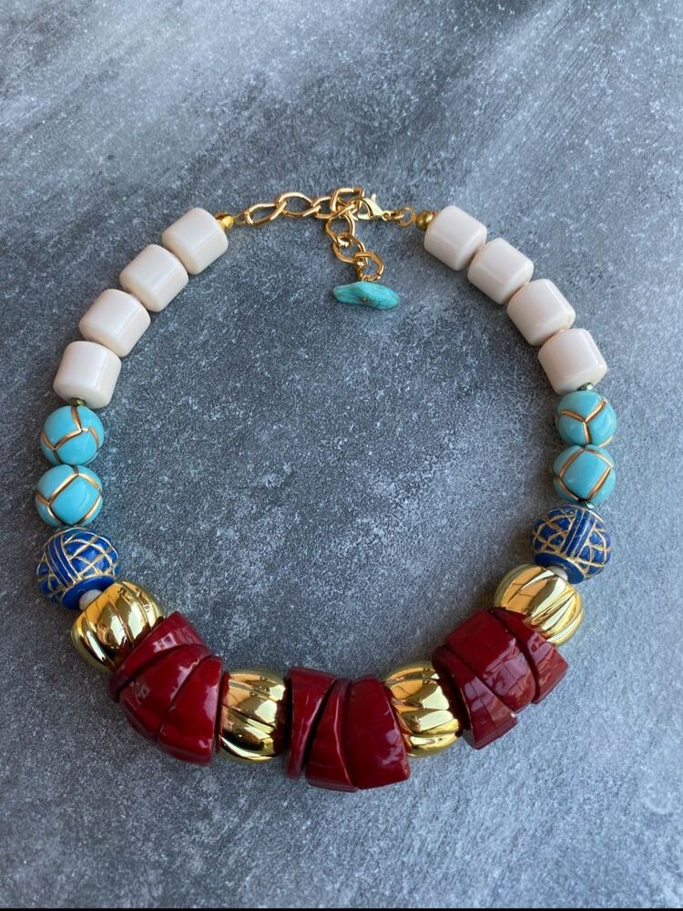 Carol and Traditional Blue Kolye 