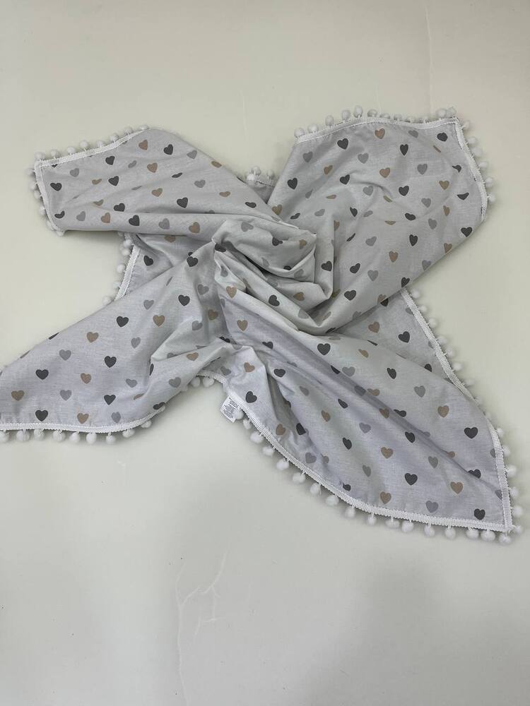 Kahverengi Kalp Desenli Poplin Kumaş Çok Amaçlı Bebek Battaniyesi