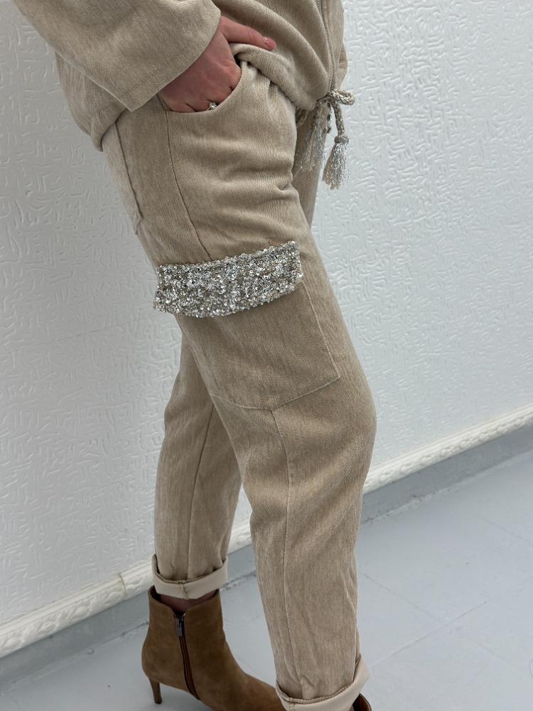 İTHAL CEBİ TAŞLI KADİFE PANTOLON