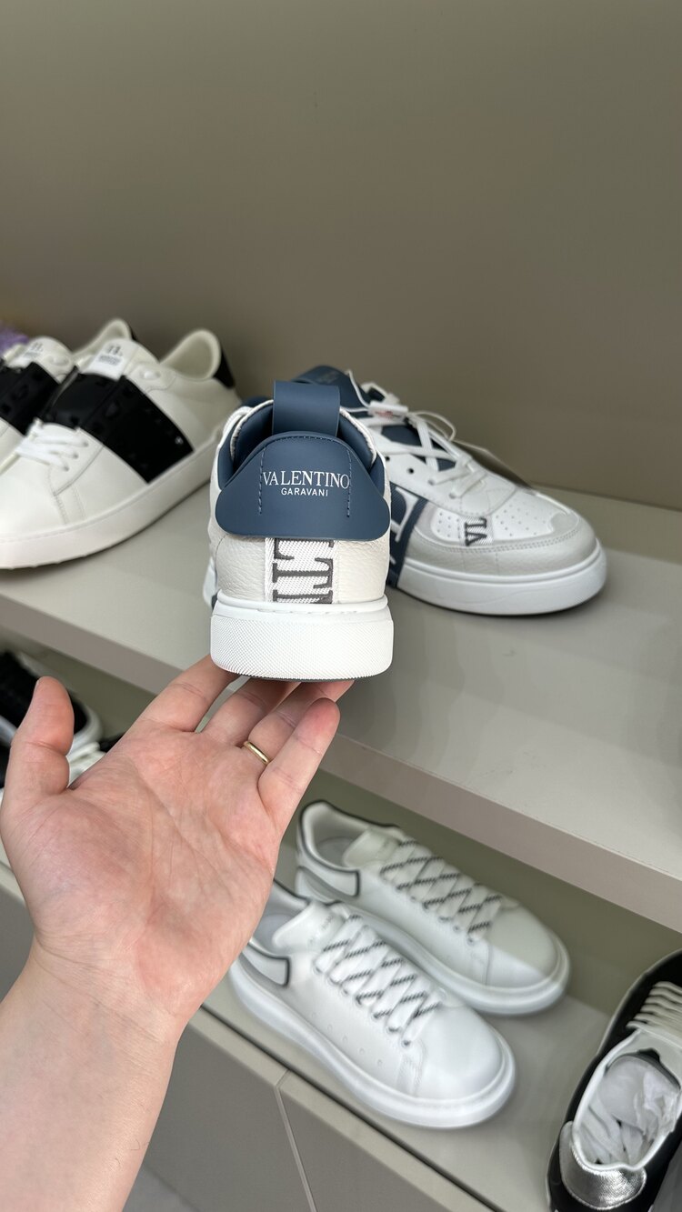 VALENTİNO