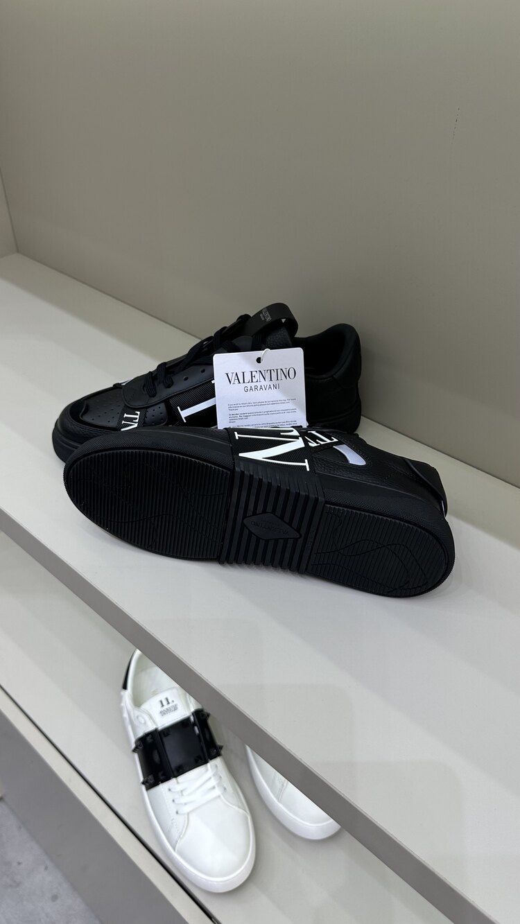 VALENTİNO