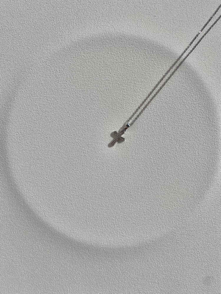 Minimalist Taşlı Haç Gümüş Çelik Kolye