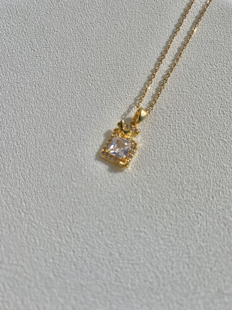 Baget Kelebek Gold Çelik Kolye