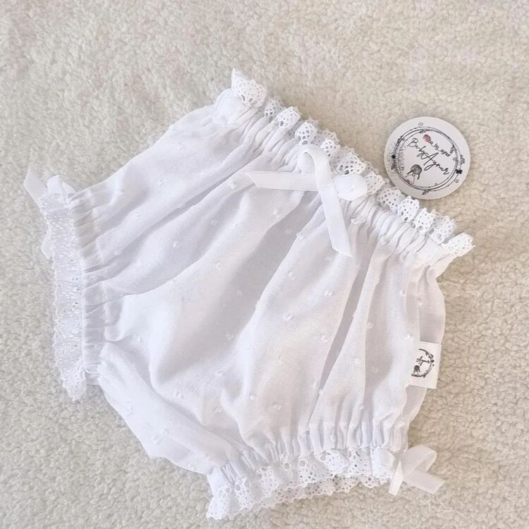 Beyaz plumeti bloomer