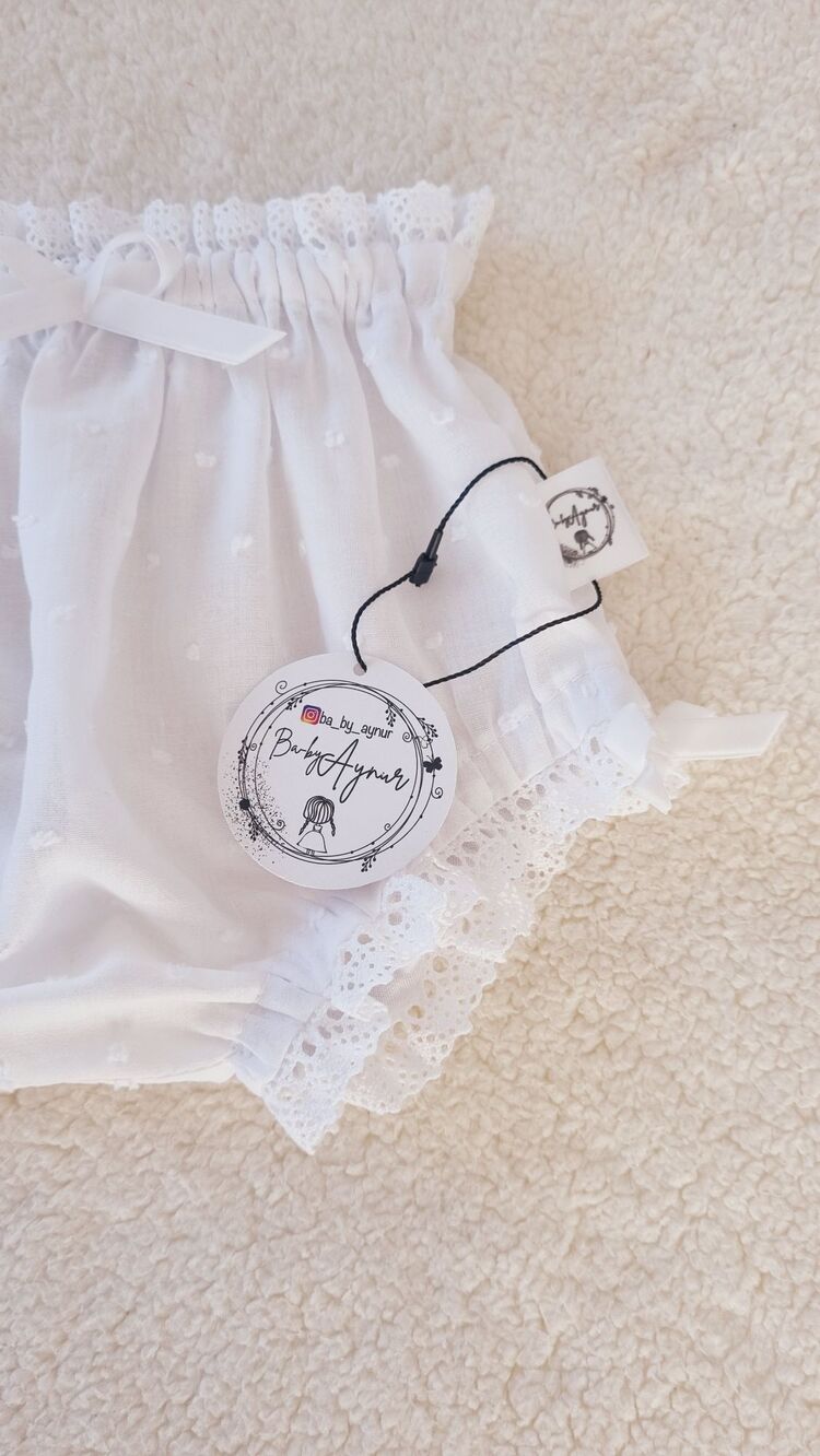 Beyaz plumeti bloomer