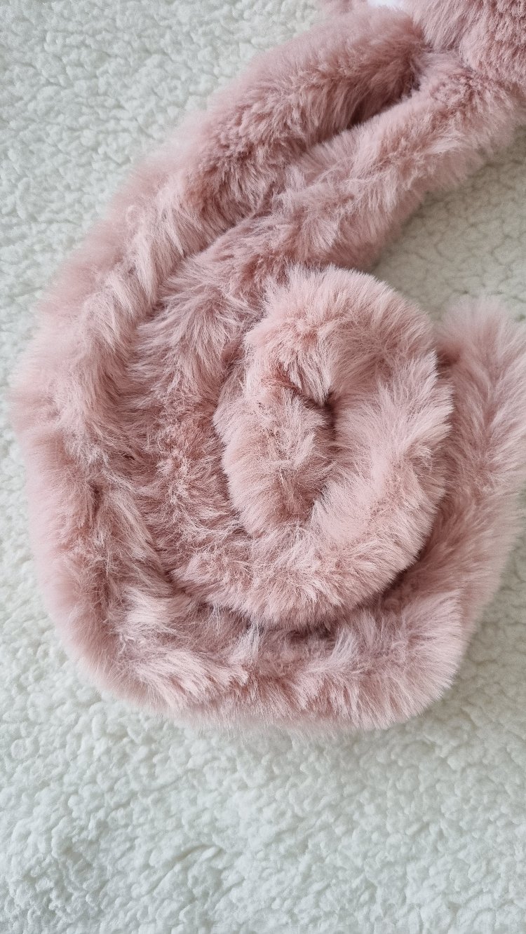 Rose kulaklı şapka 