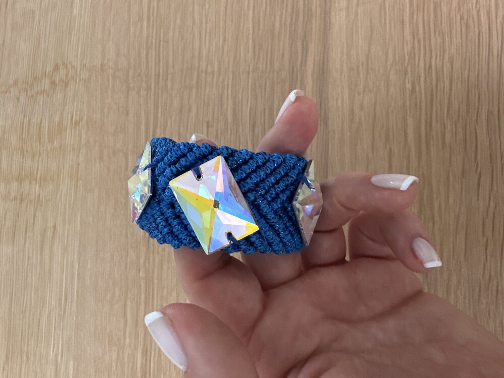 158 saks rengi swarovski taşlı bileklik