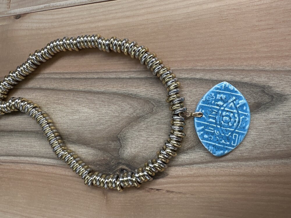 82 Gold mavi seramik göz detalı kolye