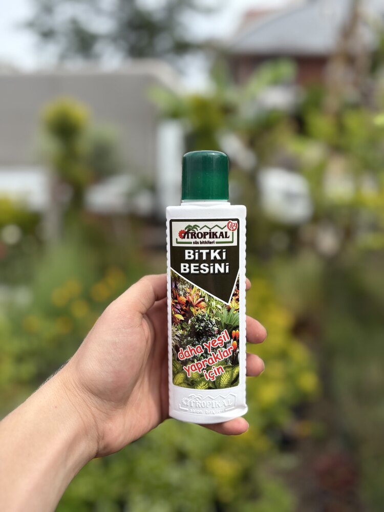 Tropikal yeşil yapraklı bitkiler için bitki besini 225 ml 