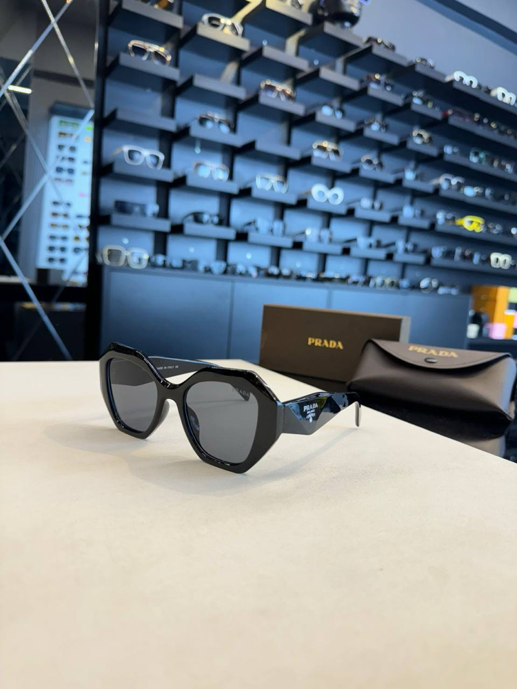 PRADA YUVARLAK CAM