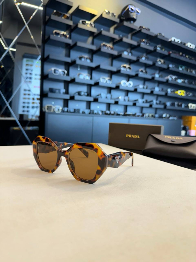 PRADA YUVARLAK CAM