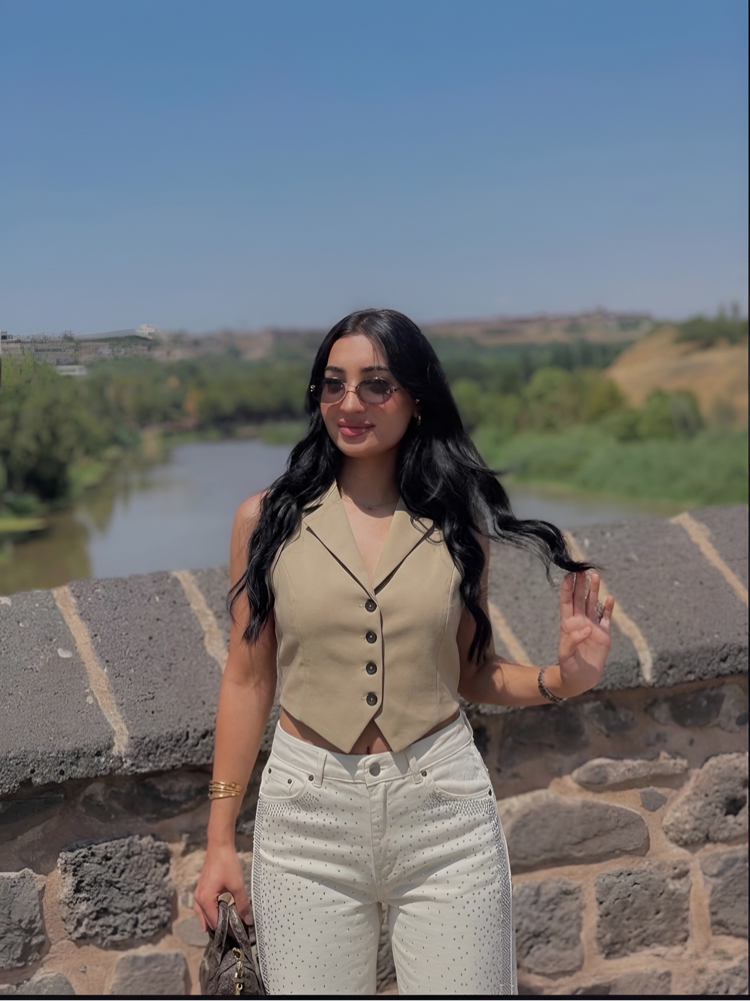 Bej Cut Out Yelek