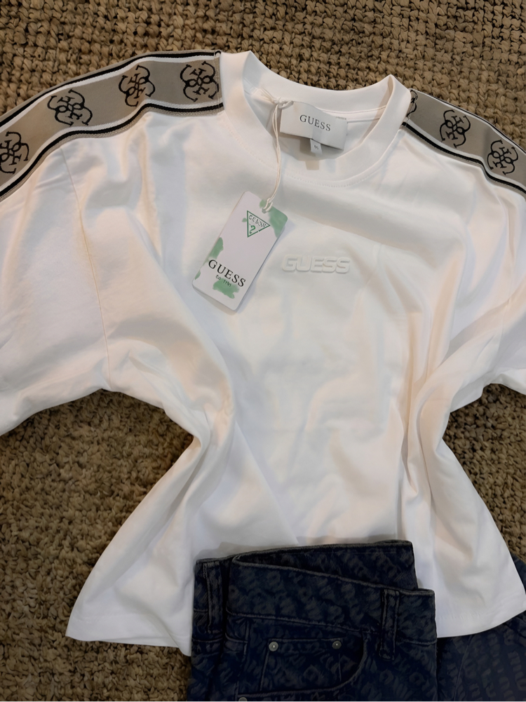 Gue Kolları Şerit Detay Tshirt