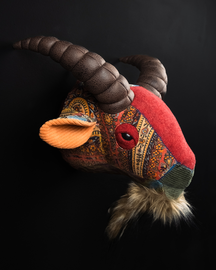 Patchwork, Nakışlı Teke Duvar Büstü