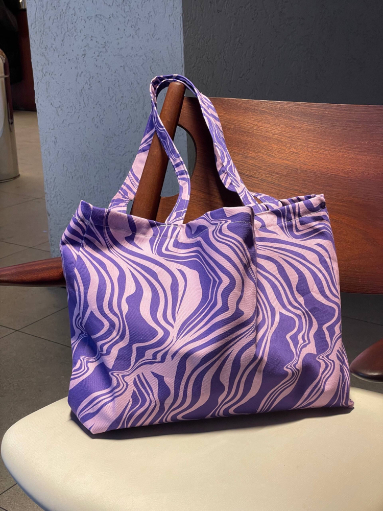 Colored shopper bag