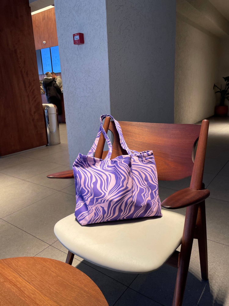Colored shopper bag