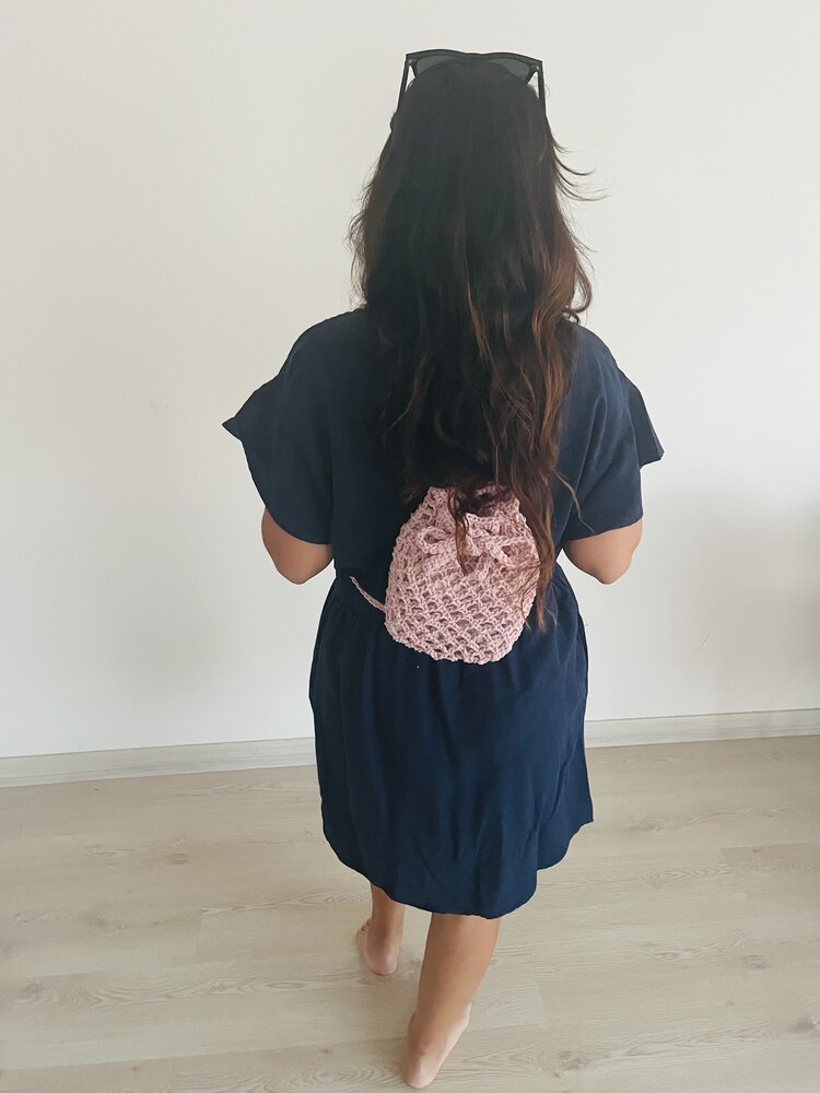 Pembe sırt çantası