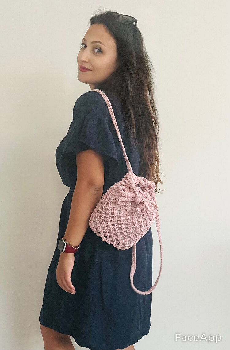 Pembe sırt çantası