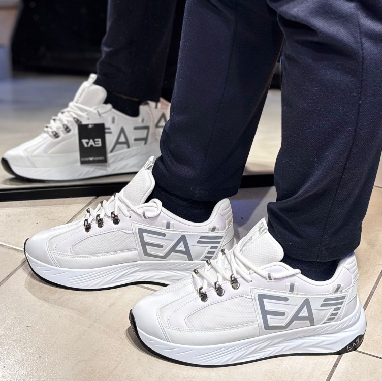 Emporio Armani-Beyaz