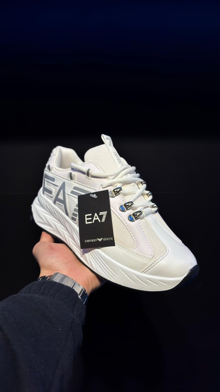 Emporio Armani-Beyaz