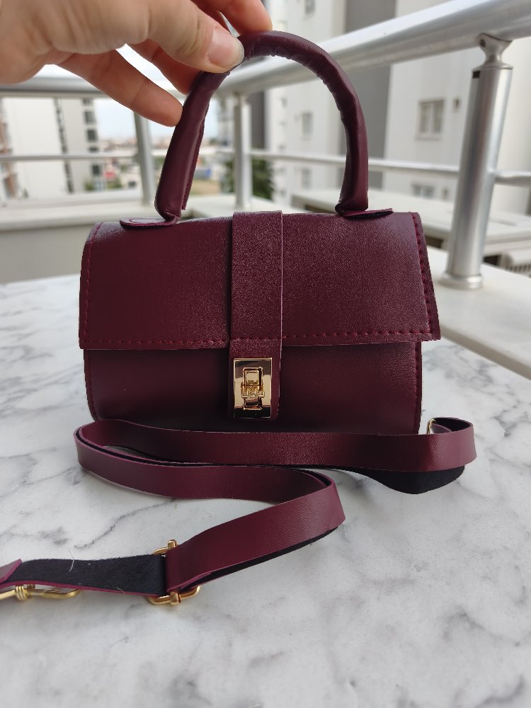 Minimal bordo renk