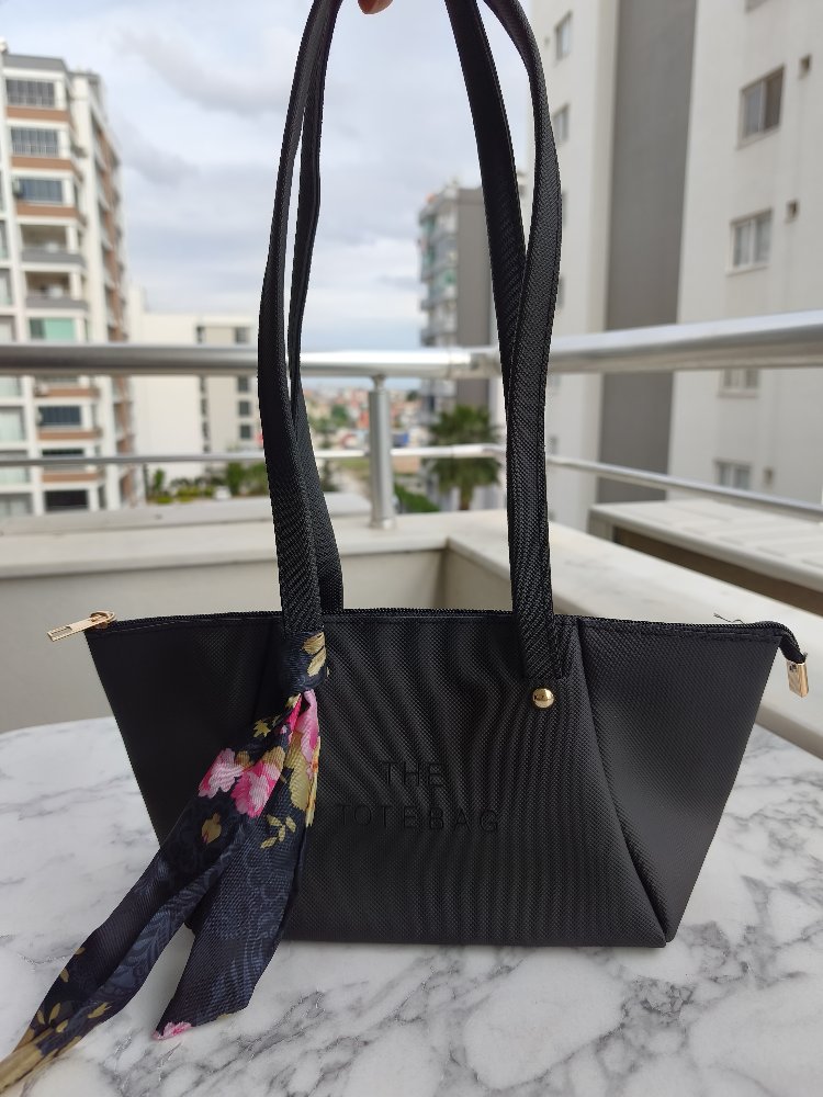 The bag siyah