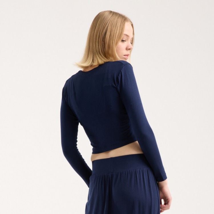 Lacivert Uzun Kollu Esnek Crop Top – Yoga & Günlük Kullanım İçin Rahat Fit