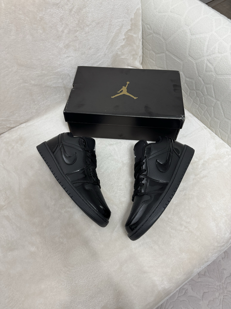 Air Jordan 1 Low Full Black